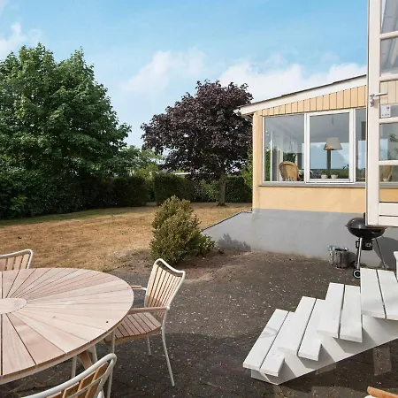 Relaxing Holiday In With Terrace